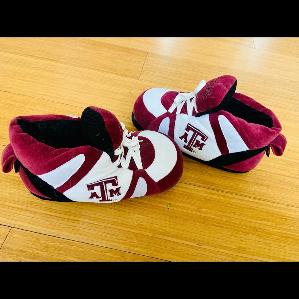 Texas A&M unisex slippers